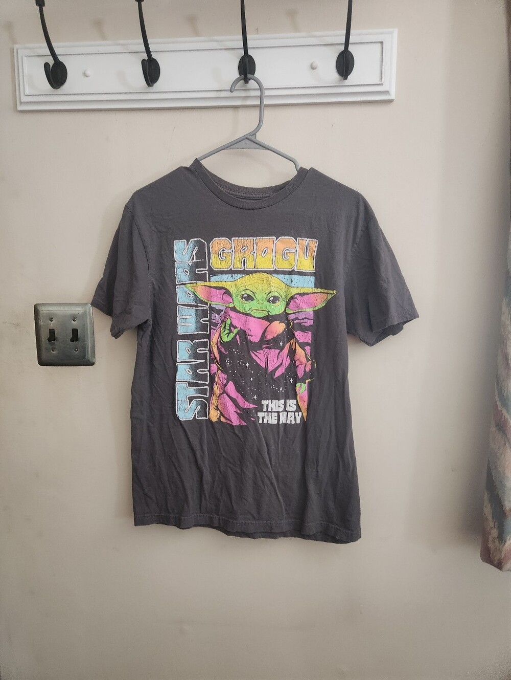 🎉 Men's Baby Yoda Tee